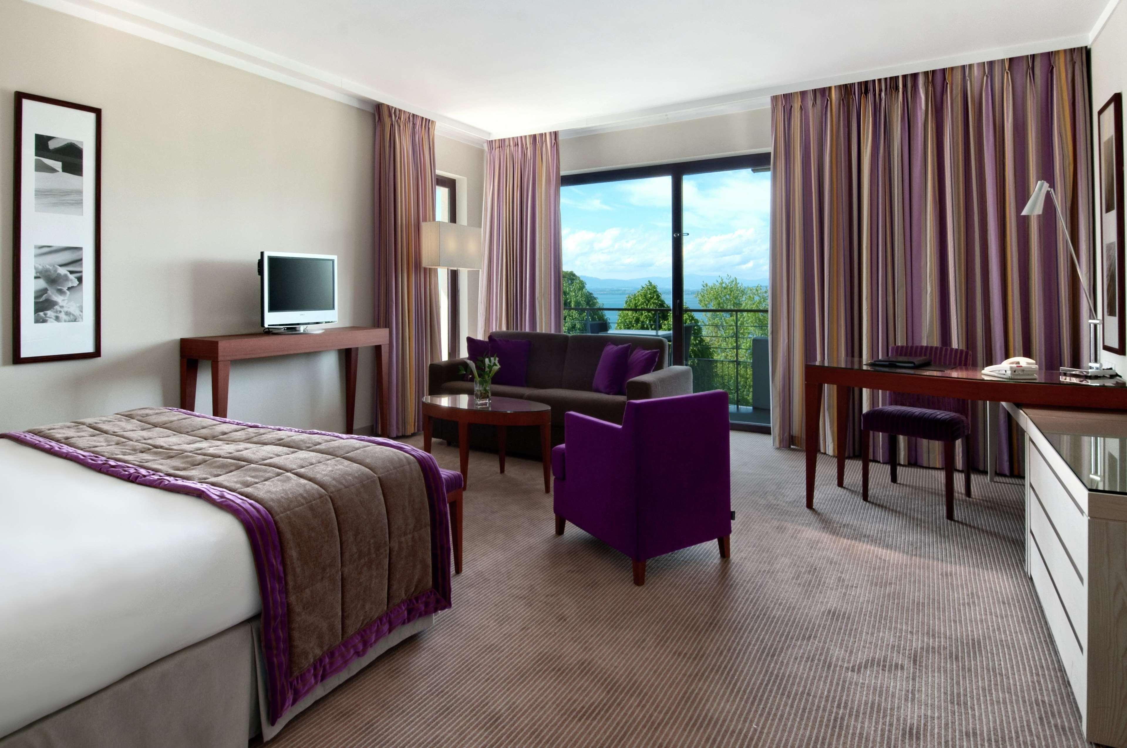 Hilton Evian Les Bains Hotel Екстериор снимка
