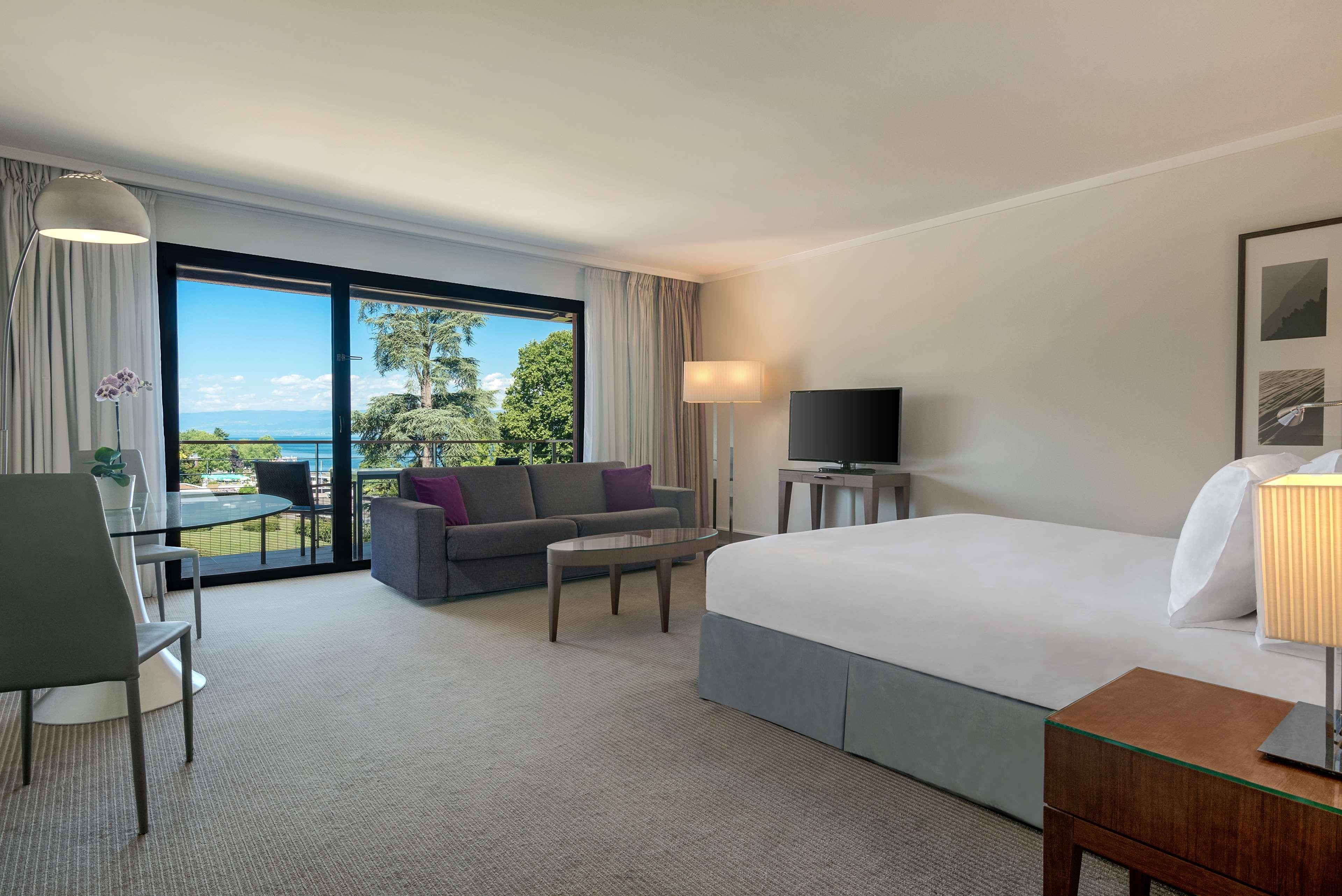 Hilton Evian Les Bains Hotel Екстериор снимка