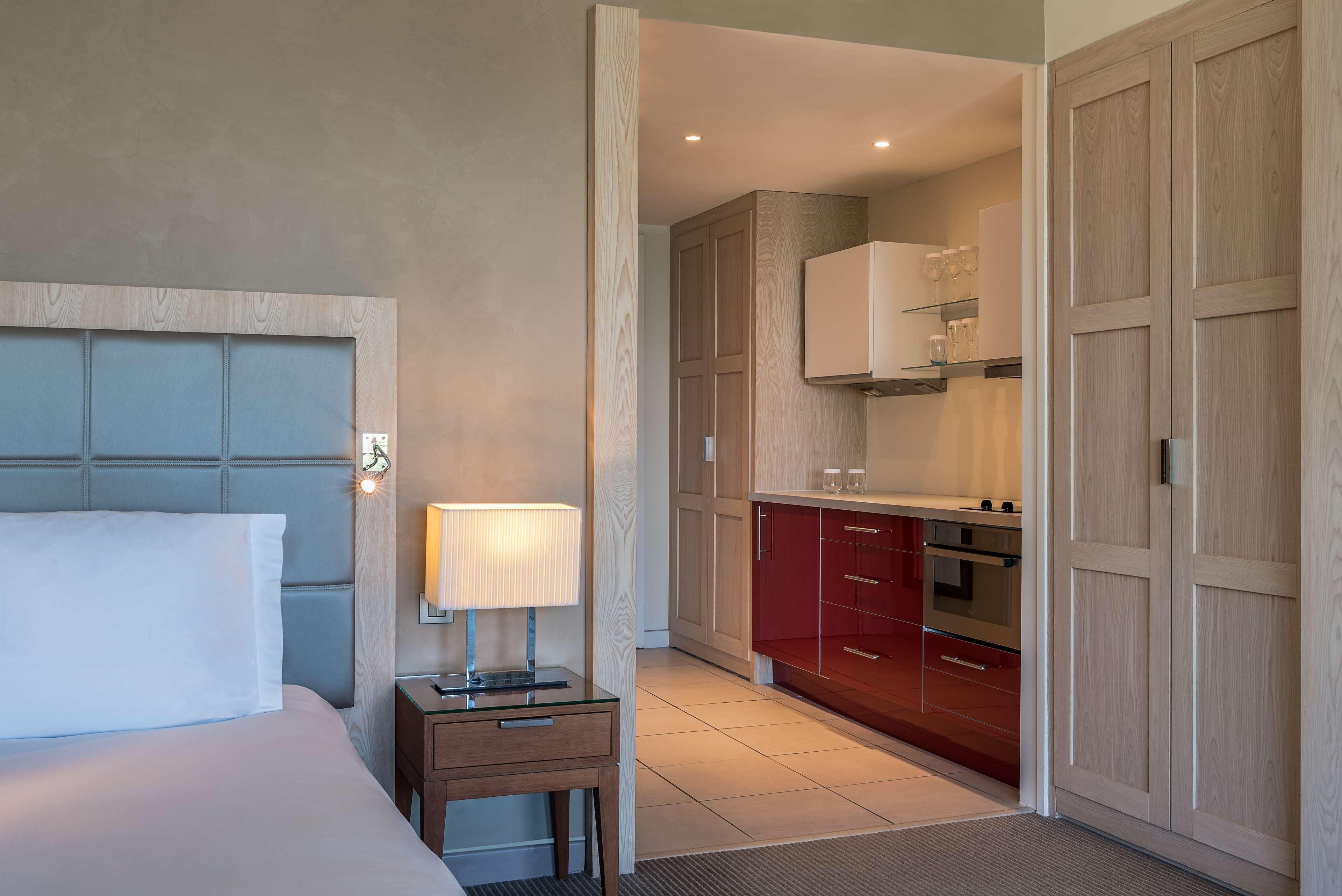 Hilton Evian Les Bains Hotel Екстериор снимка