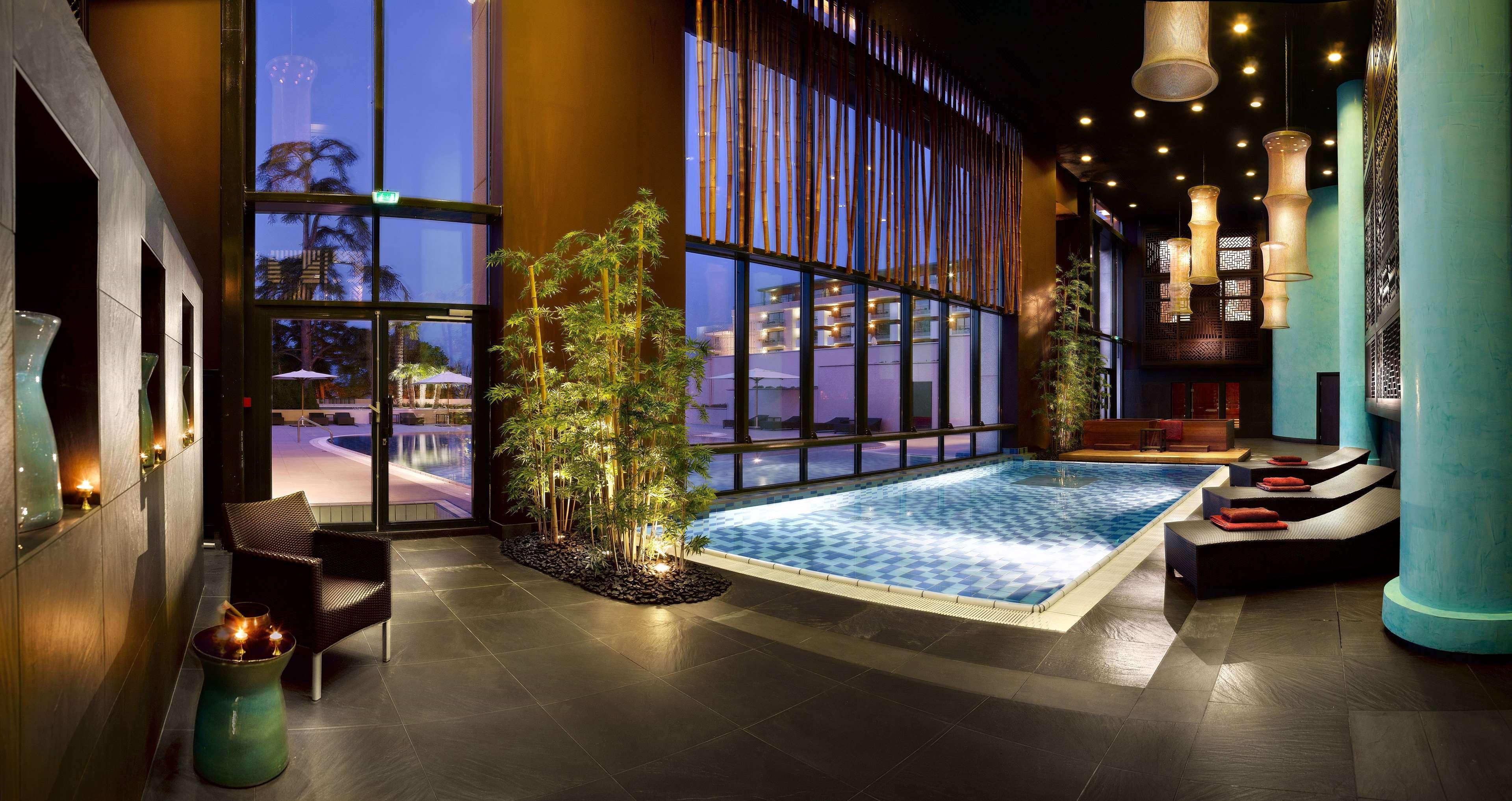 Hilton Evian Les Bains Hotel Екстериор снимка
