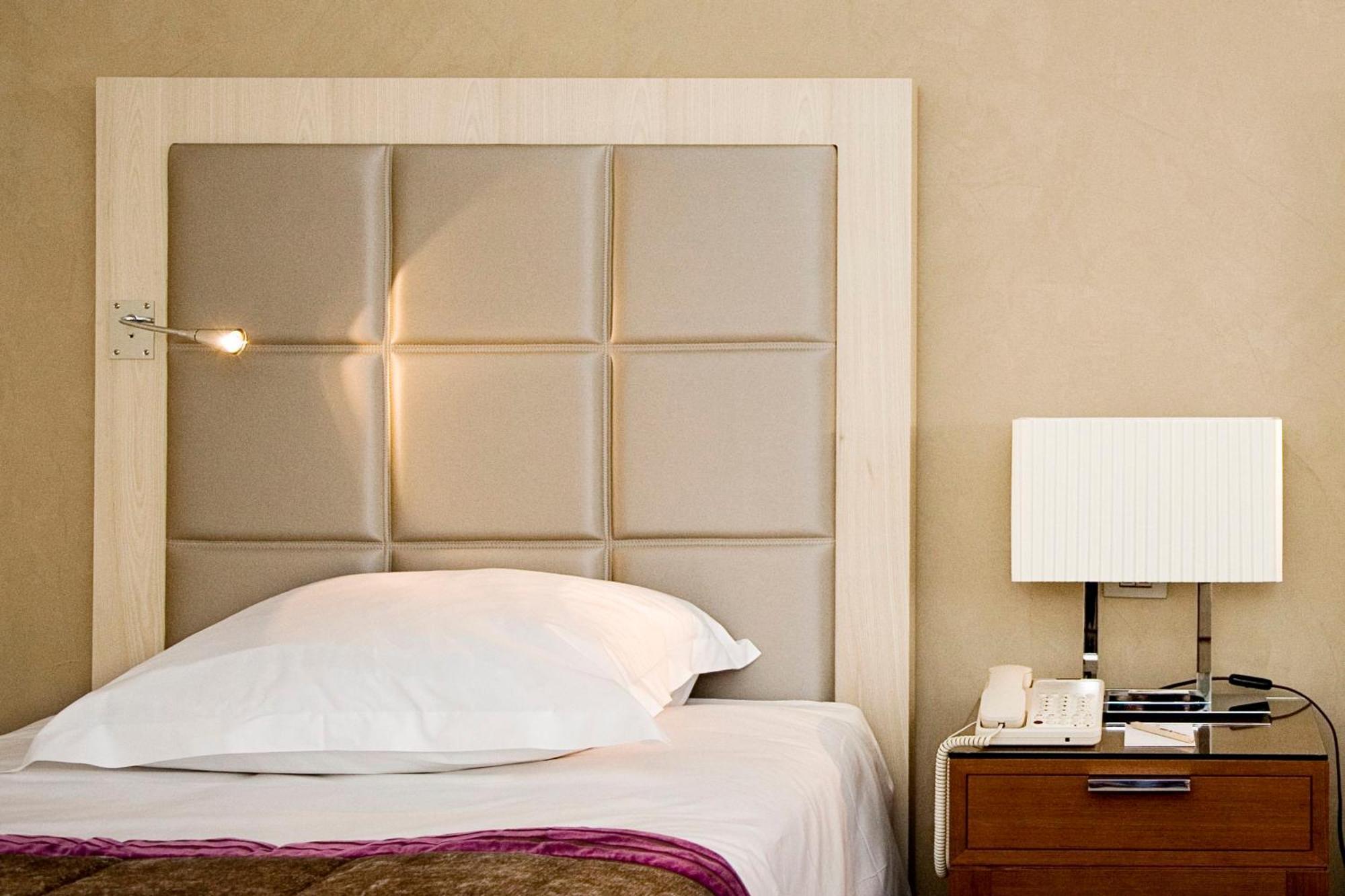 Hilton Evian Les Bains Hotel Екстериор снимка