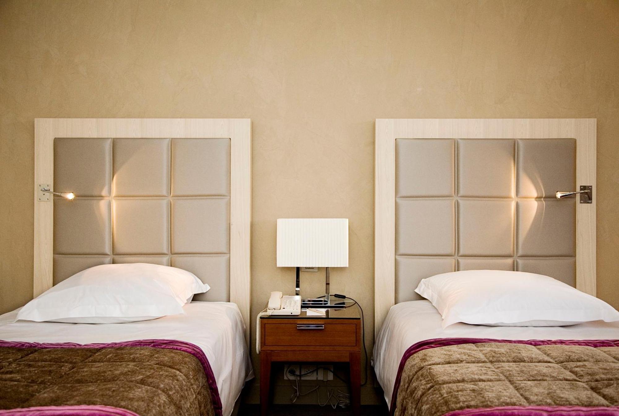 Hilton Evian Les Bains Hotel Екстериор снимка