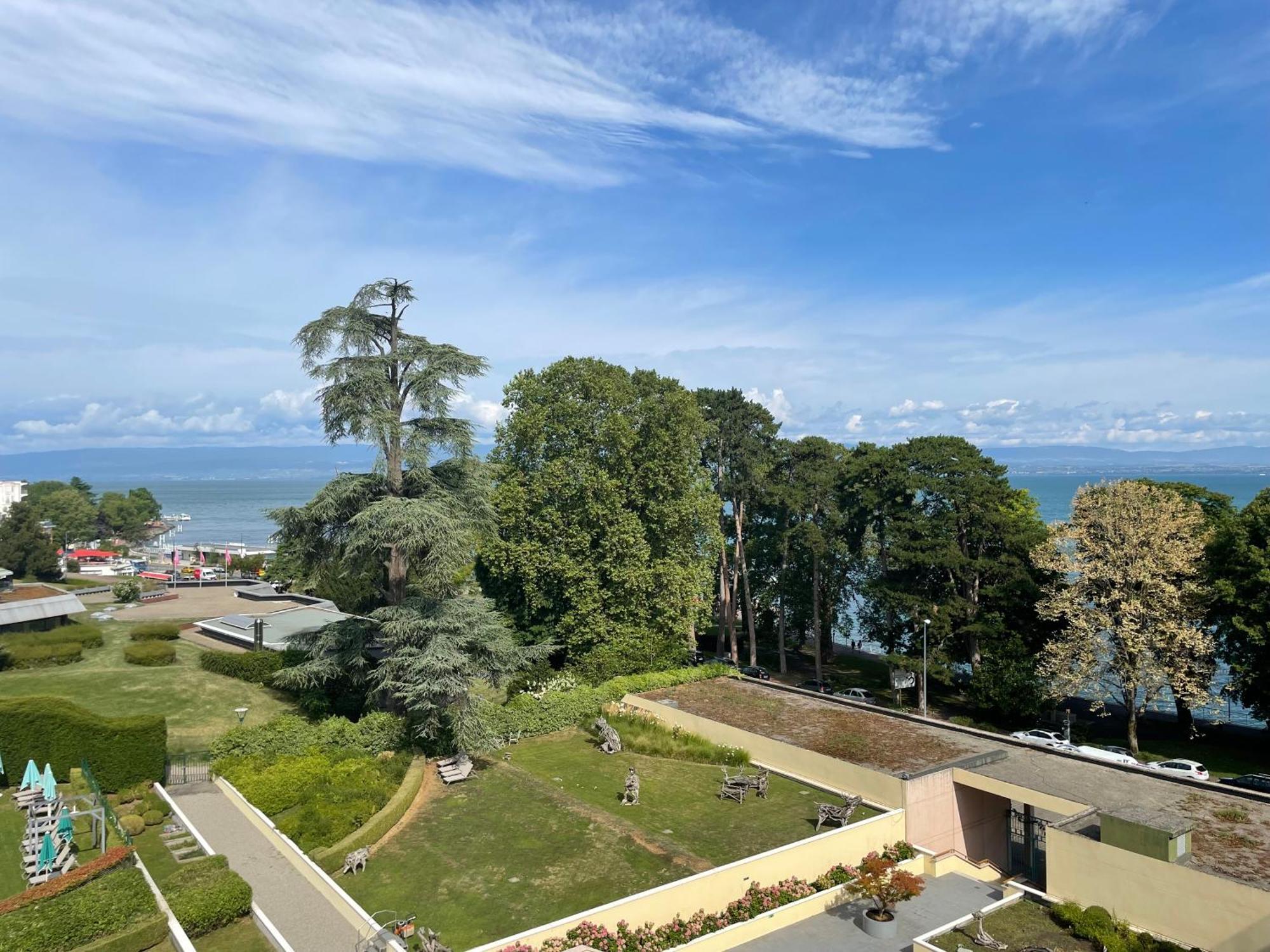 Hilton Evian Les Bains Hotel Екстериор снимка