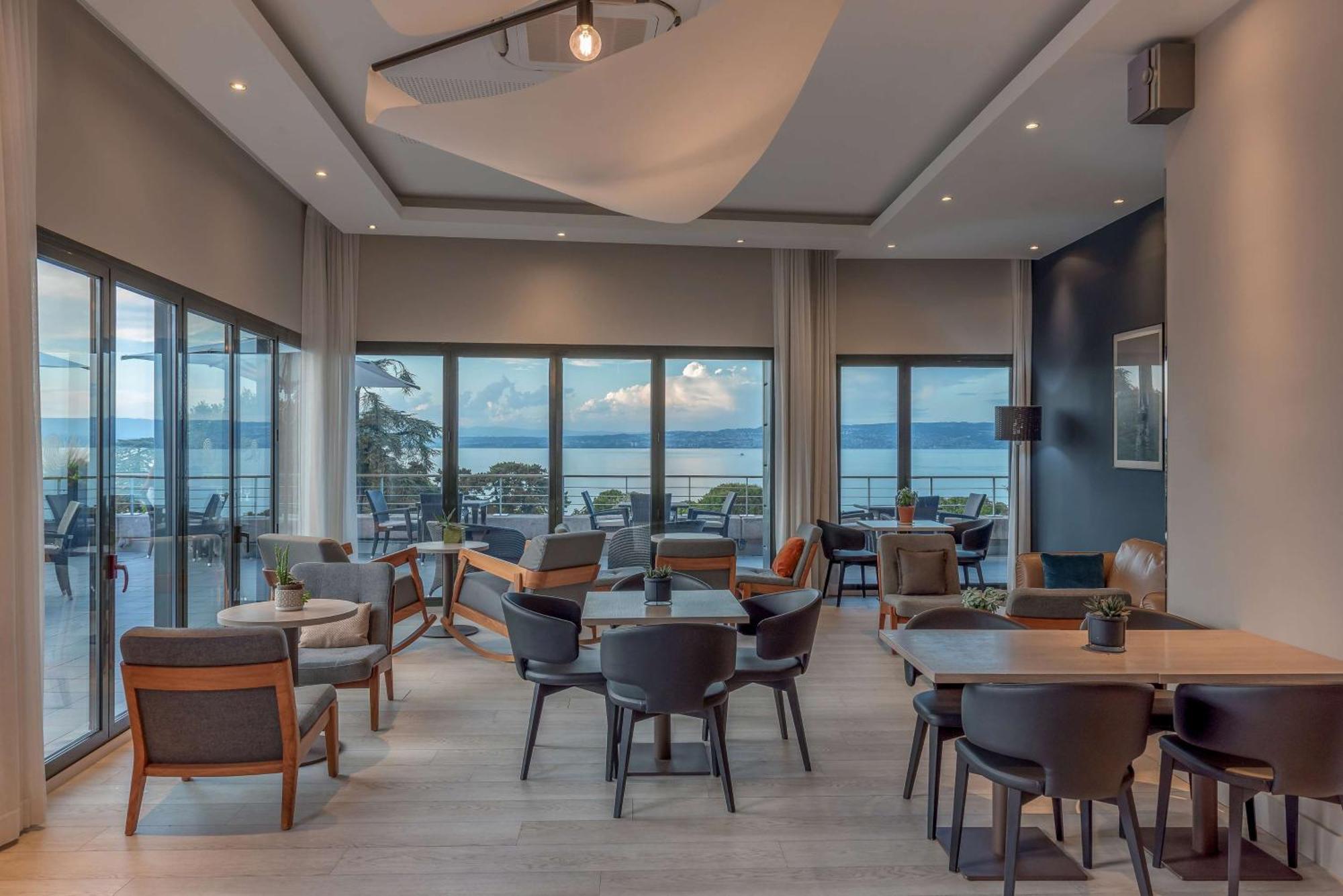 Hilton Evian Les Bains Hotel Екстериор снимка