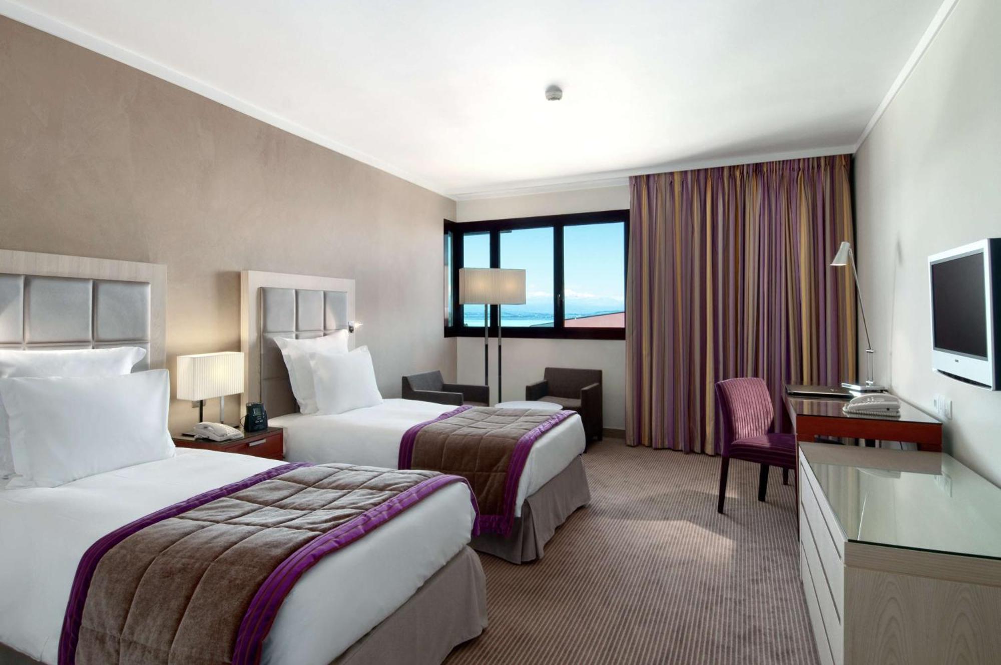 Hilton Evian Les Bains Hotel Екстериор снимка