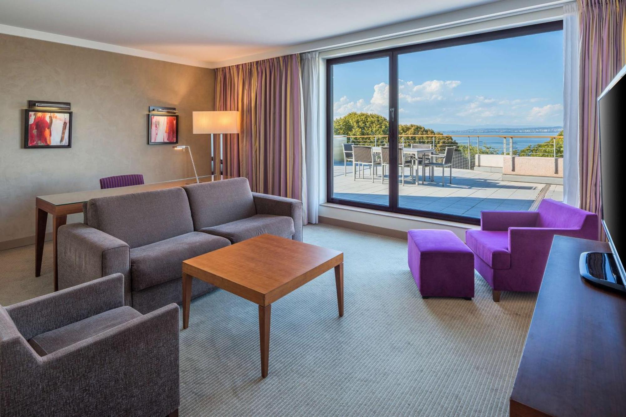Hilton Evian Les Bains Hotel Екстериор снимка