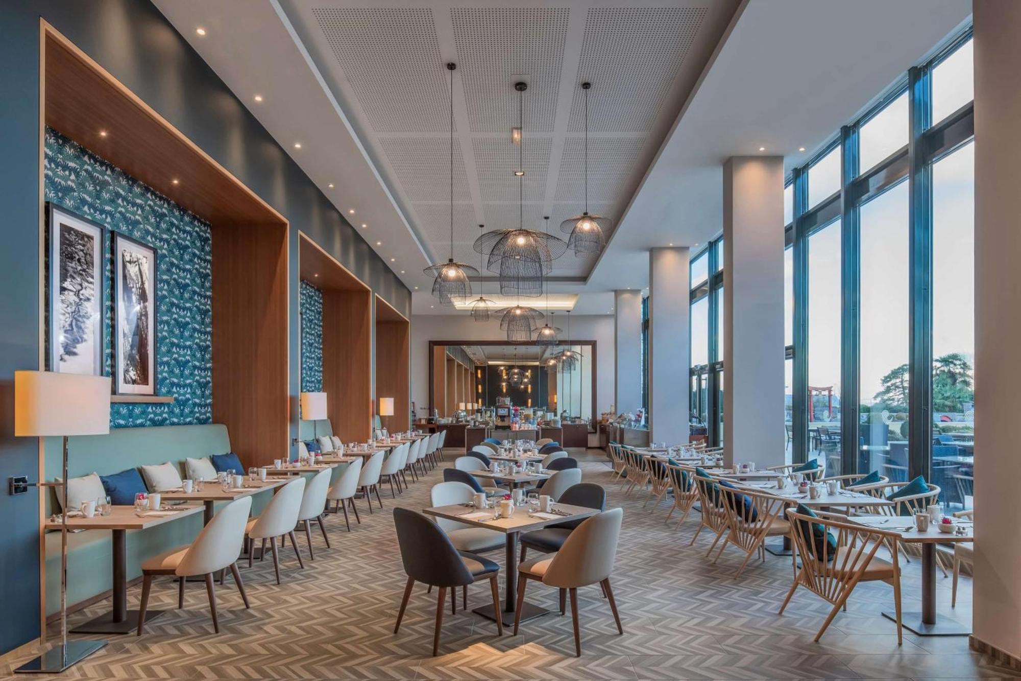 Hilton Evian Les Bains Hotel Екстериор снимка