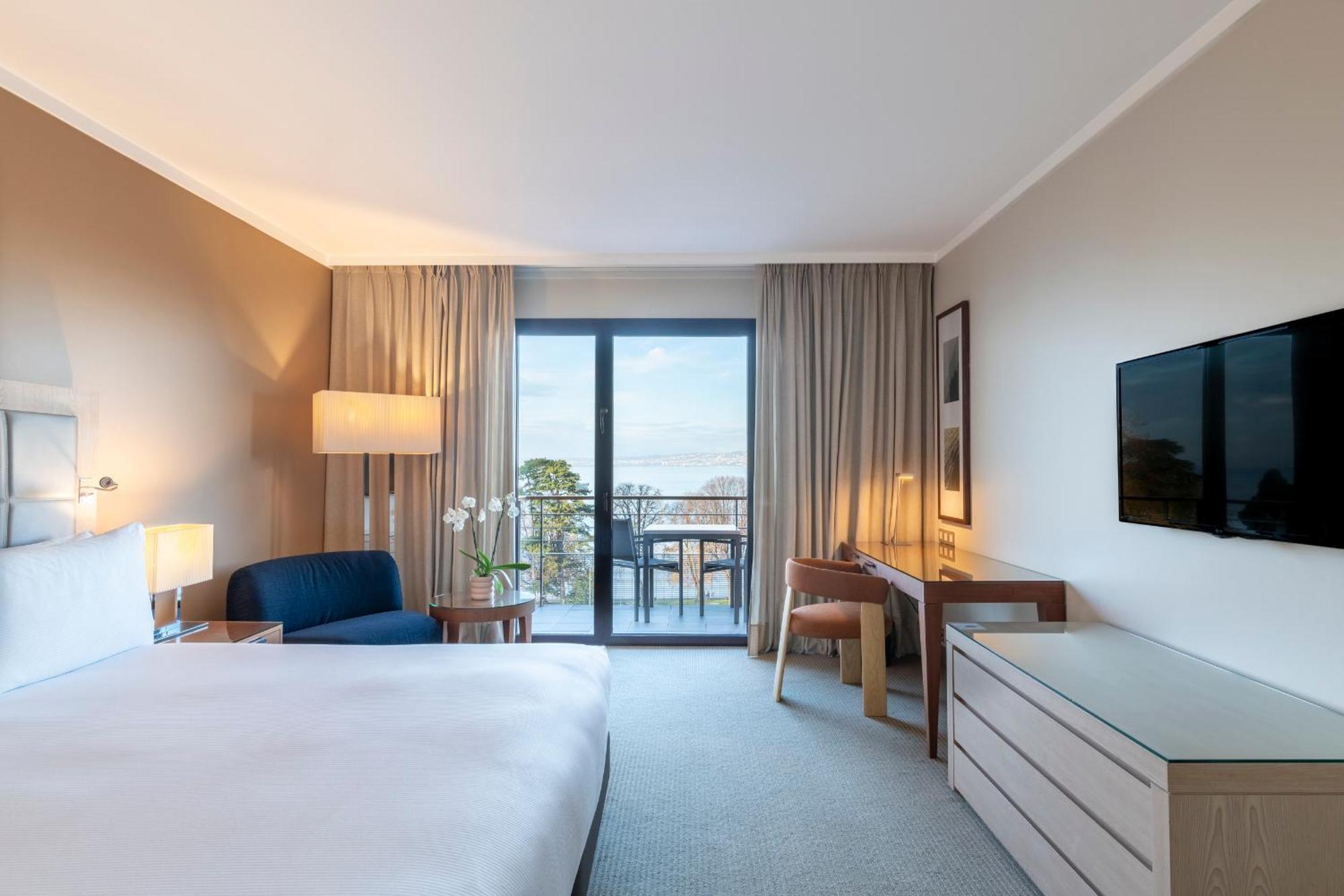 Hilton Evian Les Bains Hotel Екстериор снимка