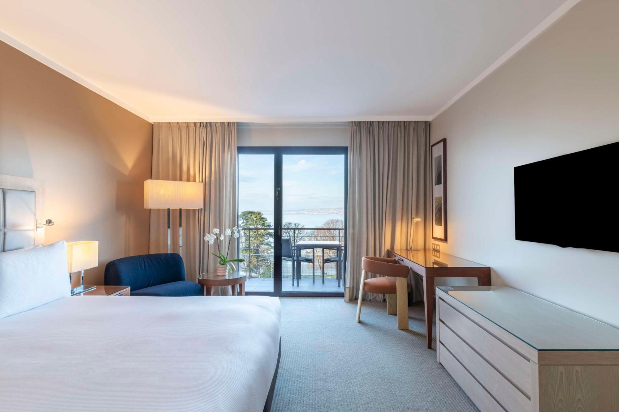 Hilton Evian Les Bains Hotel Екстериор снимка