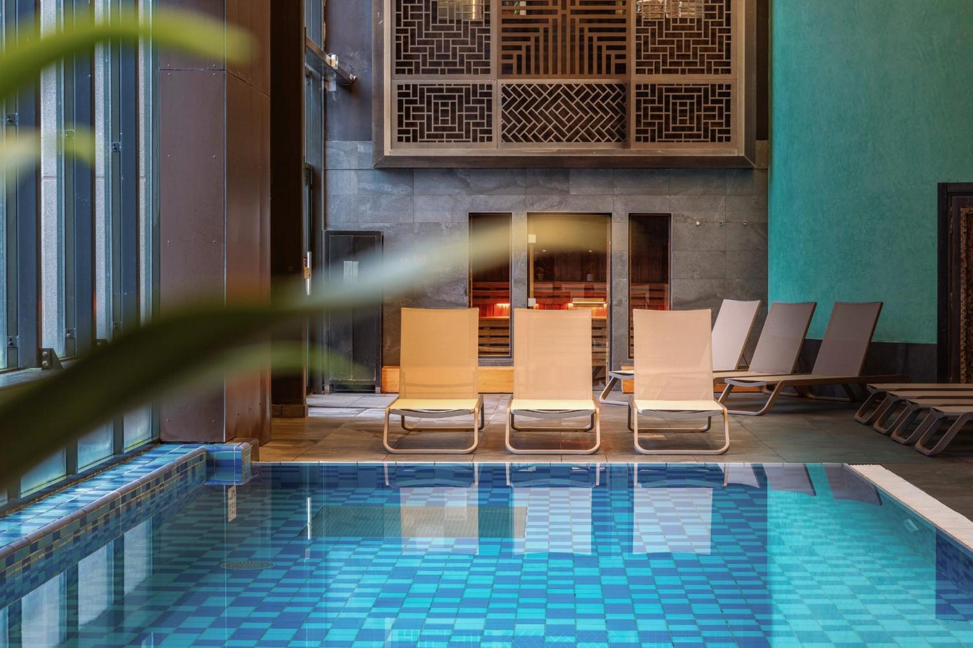 Hilton Evian Les Bains Hotel Екстериор снимка